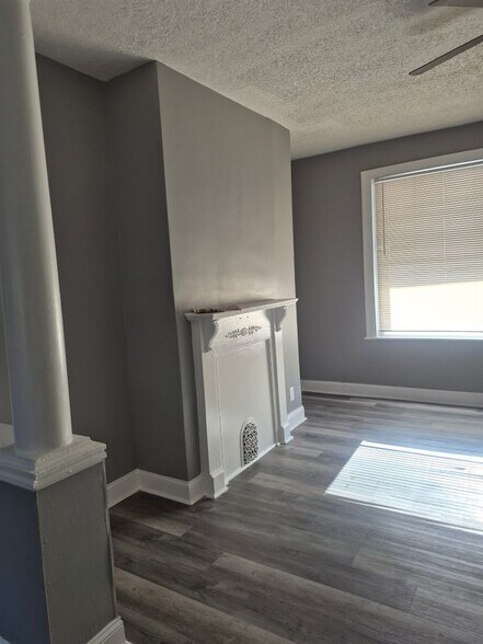 Building Photo - 114 N Yewdall St
