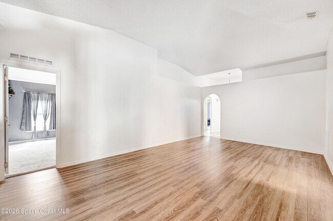 Building Photo - 1652 La Maderia Dr