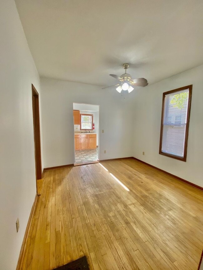 Building Photo - 120