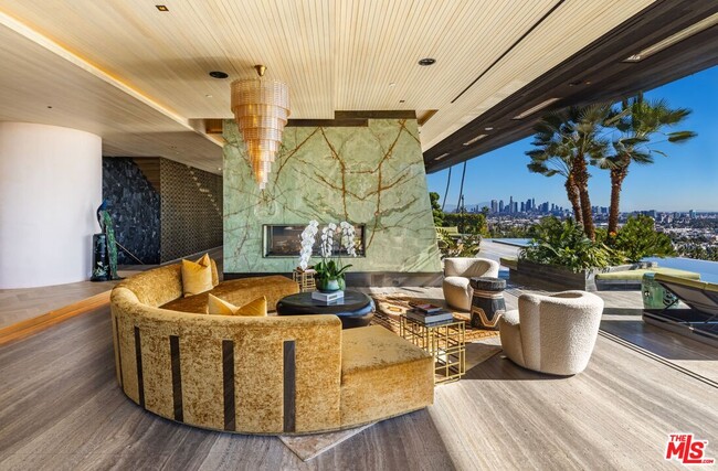 Building Photo - 1851 N Stanley Ave