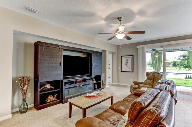 Building Photo - 94264 Woodbrier Cir
