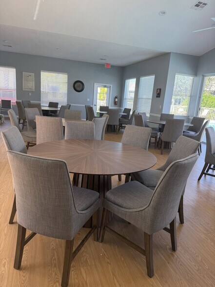 Building Photo - 186 Pebble Shores Dr