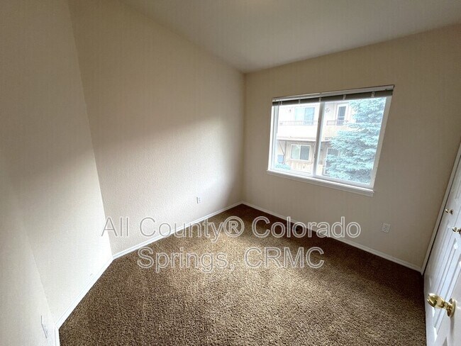 Building Photo - 4719 Iron Horse Villas Point