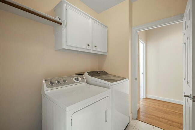 Building Photo - 4008 Childress St