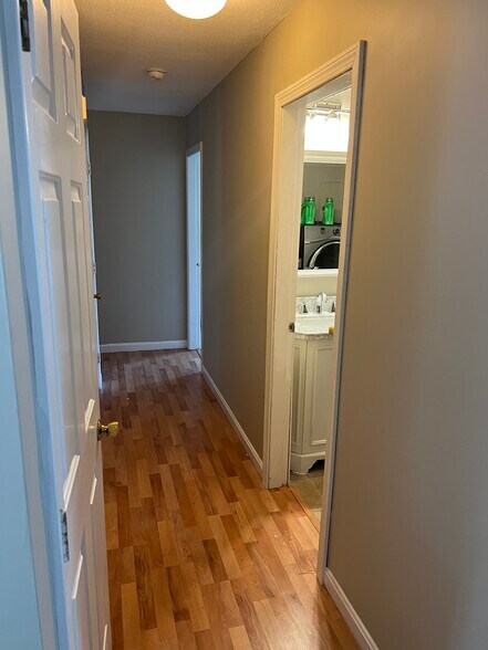 Building Photo - 1 Willow Glen Cir