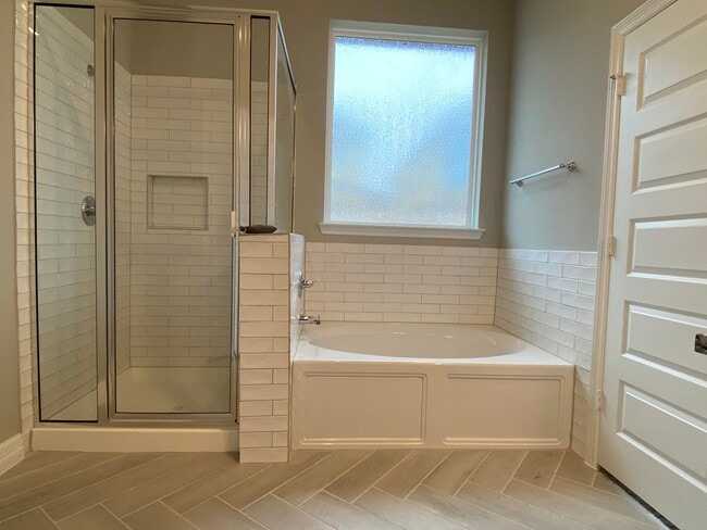 Building Photo - 24226 Maple Summit Ln