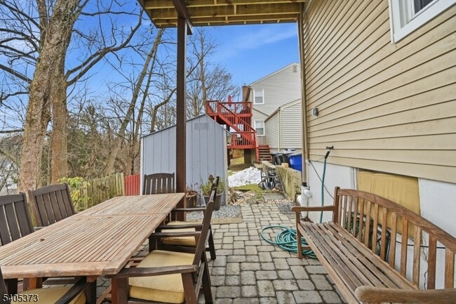 Building Photo - 76 Mt Kemble Ave