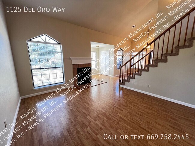 Building Photo - 1125 Del Oro Way