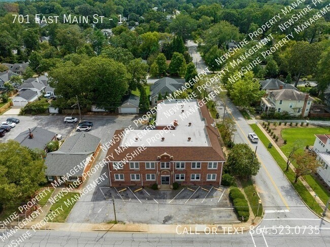 Building Photo - 701 E Main St