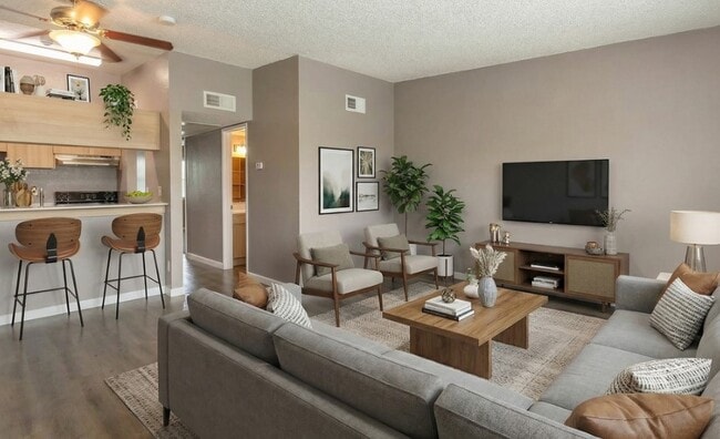 Building Photo - Huntington Park Apartments