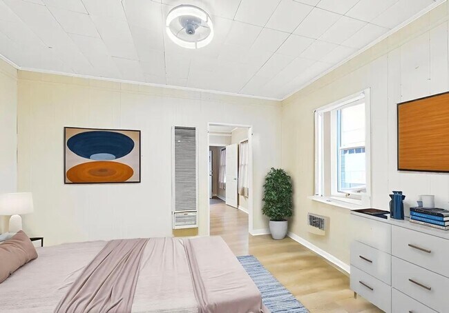 Building Photo - 1/2 OFF 1ST MONTH RENT - 2 Bedroom 1 Bathroom House for Rent