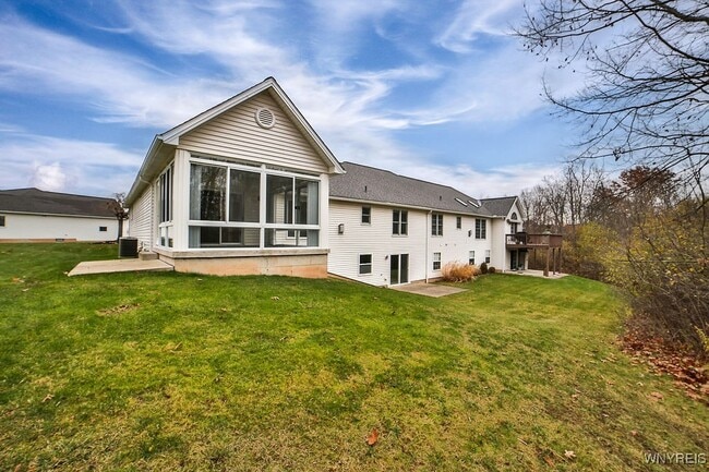 Building Photo - 480 Whitehaven Rd