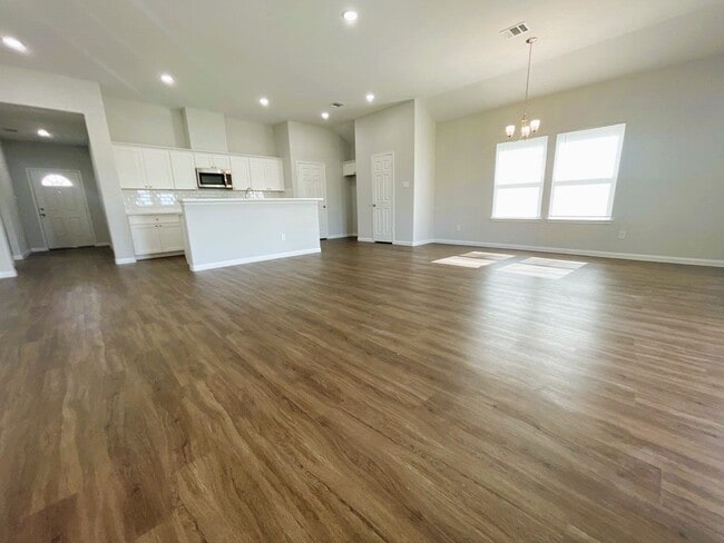 Building Photo - 1561 Rd 5728