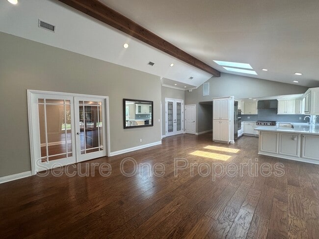Building Photo - 1695 Berkshire Dr