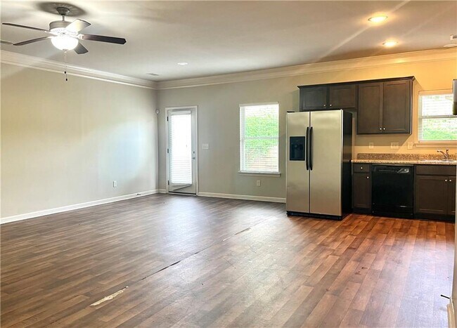 Building Photo - 348 Turtle Creek Dr