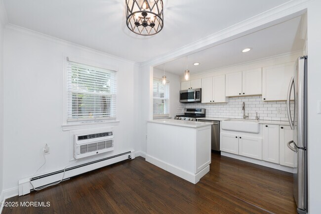 Building Photo - 158 Manor Dr