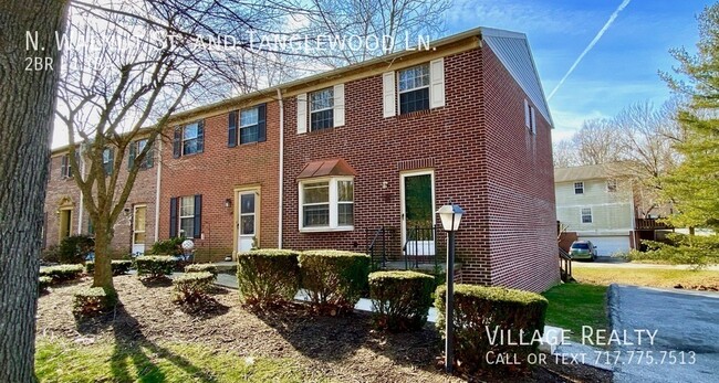 Building Photo - Spacious END-UNIT 3-BR Townhome in Dallast...