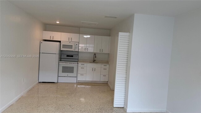 Building Photo - 612 NW 43rd Ct