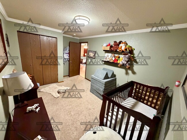 Building Photo - Spacious North Pole Home | 3 Bed, 2 Bath | Fenced Yard + Pet Friendly