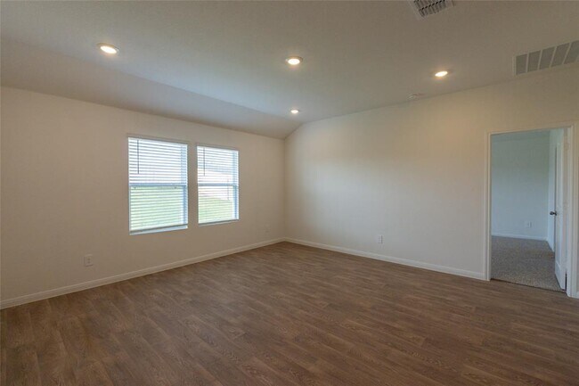 Building Photo - 224 Las Lomas Dr