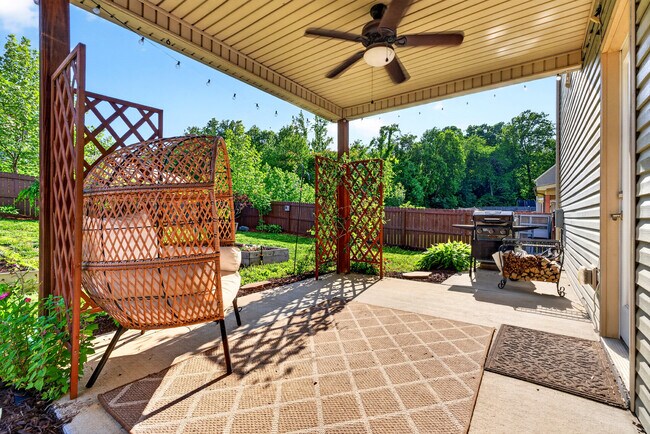 Building Photo - 104 Woodtrace Ct