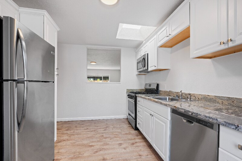 Building Photo - 2065 15th Ave