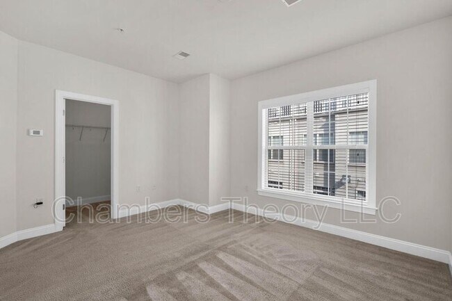 Building Photo - 415 N Upton Ct