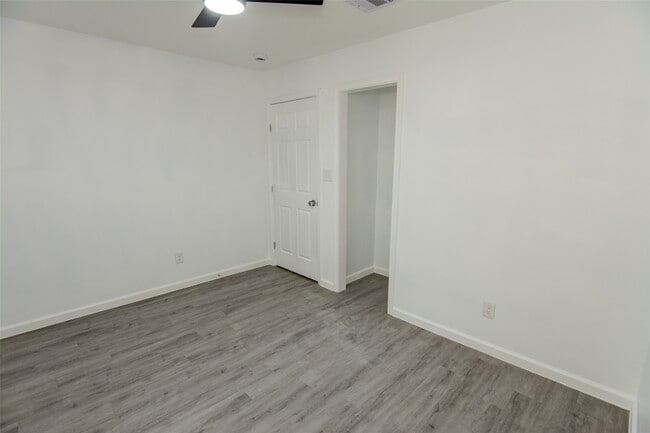 Building Photo - 9210 St Lo Rd