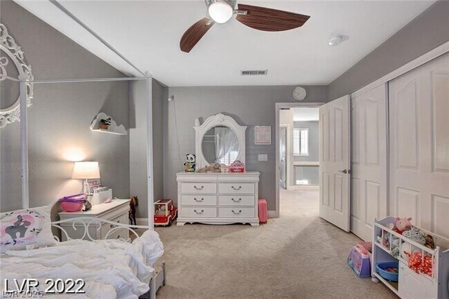 Building Photo - 7 Old Lake Cir