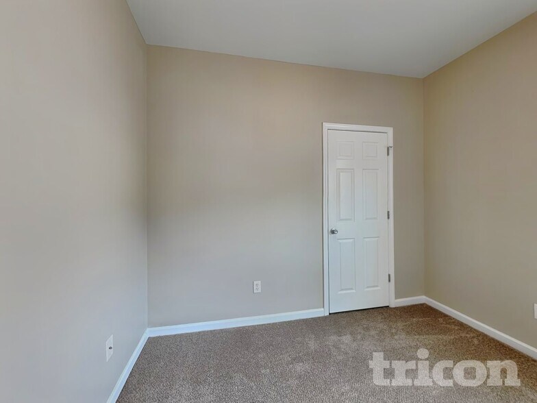 Building Photo - 4286 Traipse Path