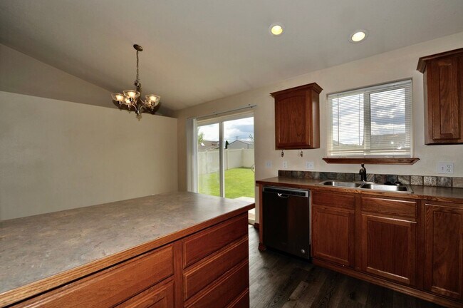 Building Photo - 3 bed 2 bath Rancher near Post Falls High School