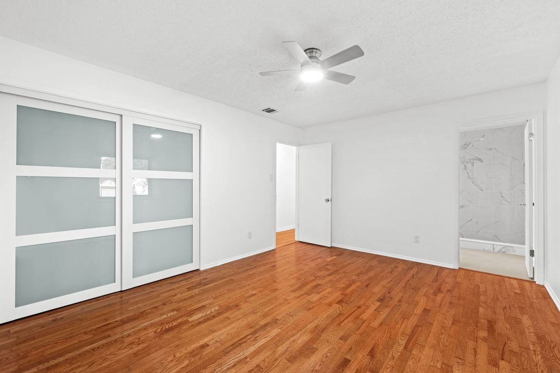 Building Photo - 13934 Mission Valley