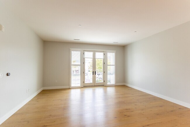 Building Photo - 10 Shipyard Dr
