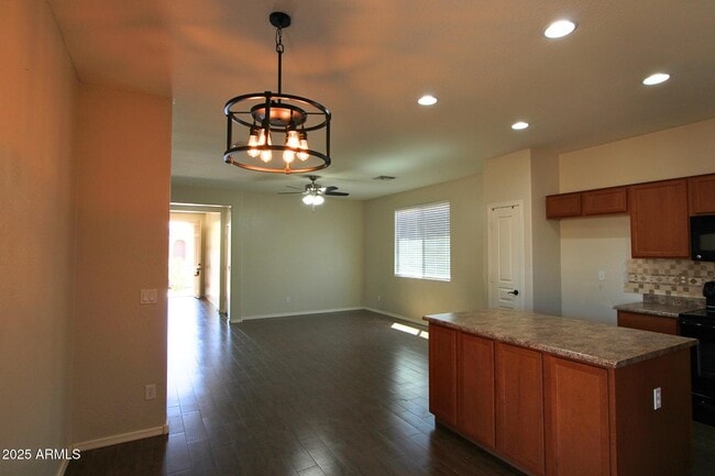 Building Photo - 1554 E Prickly Pear Pl