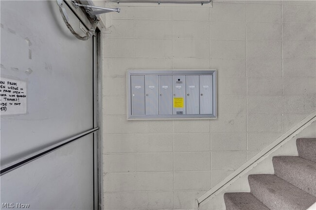 Building Photo - 1415 Wyandotte Ave