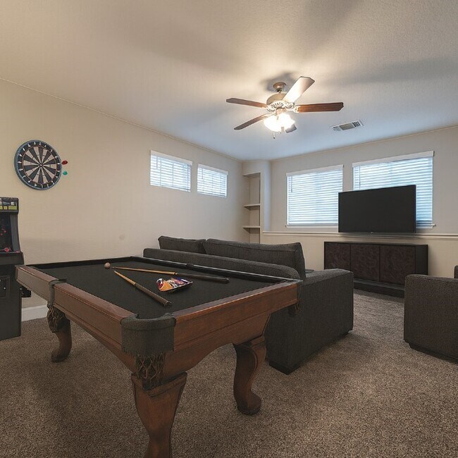 Building Photo - 830 Rench