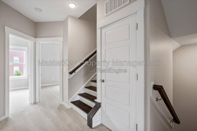 Building Photo - 461 Rally Point Pl