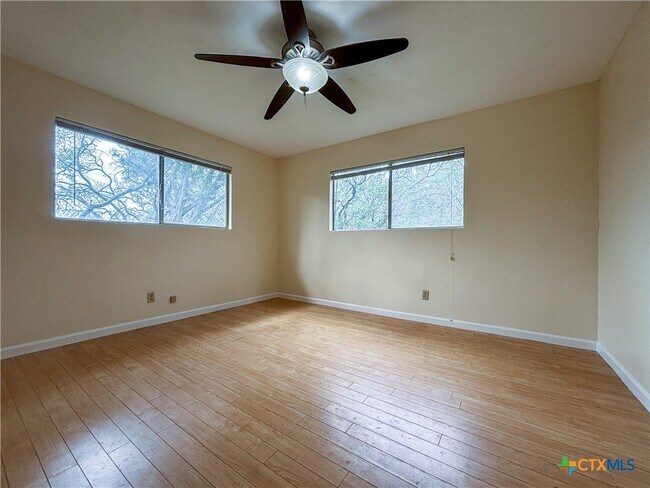 Primary Photo - 571 Firefly Dr