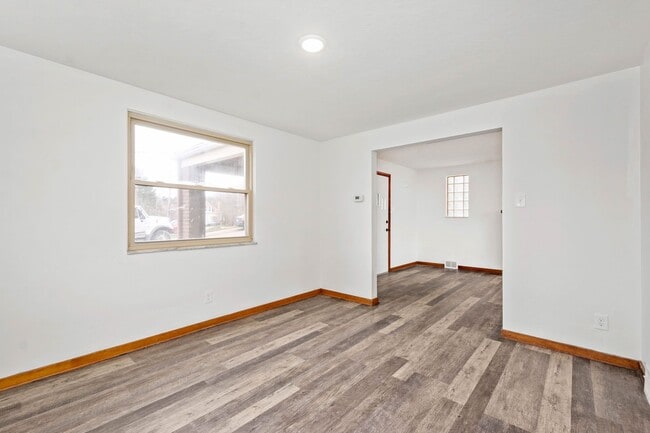 Building Photo - AVAILABLE MID-MARCH! Don’t miss this STUNNING 3 BEDROOM BRICK HOME LOCATED IN WEST VIEW!