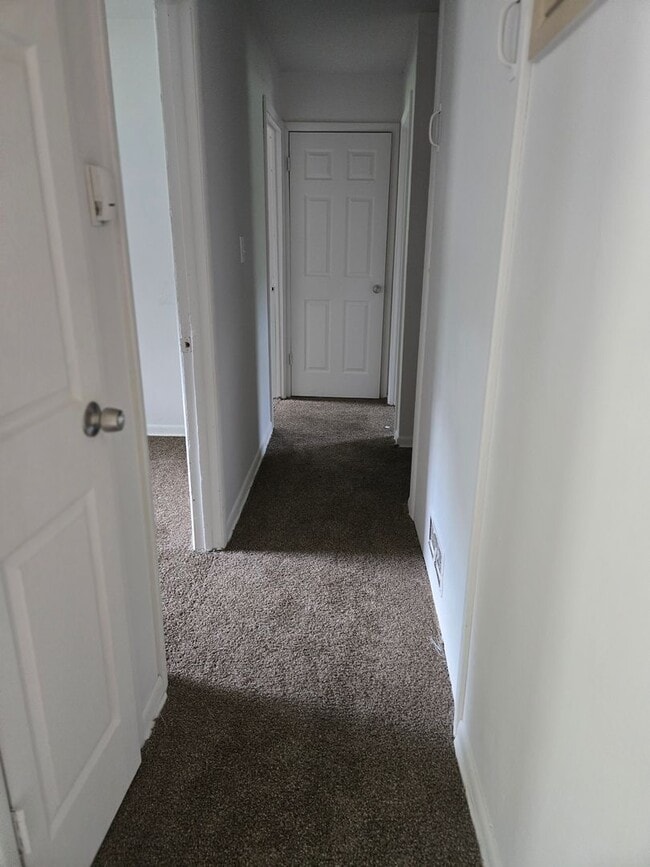 Building Photo - Charming 3 bed 1 bath!