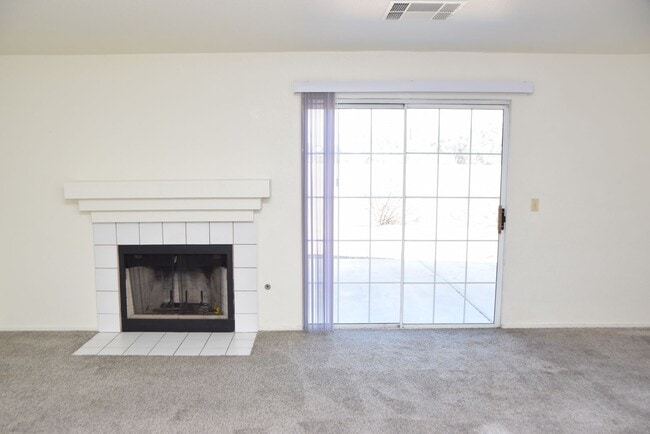 Building Photo - NORTHWEST - 2 STORY HOME - 4 BEDROOMS