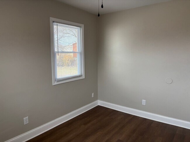 Building Photo - Beautifully Remodeled 3 Bed 1 Bath House