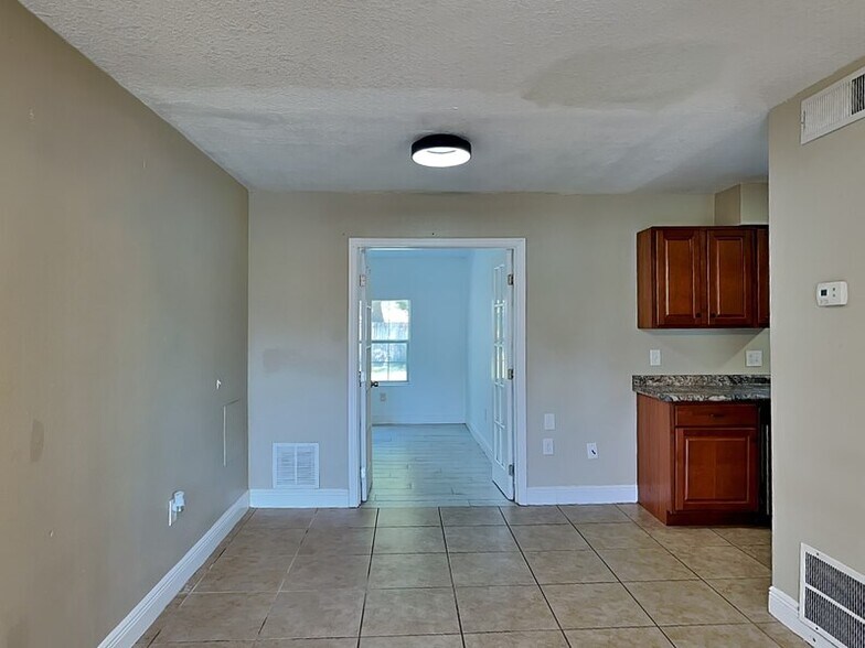 Building Photo - 1117 Princewood Dr