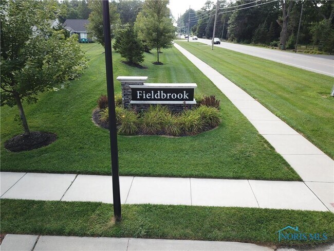 Building Photo - 2143 Fieldbrook Dr