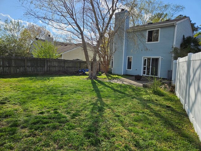 Building Photo - 1658 Dylan Dr
