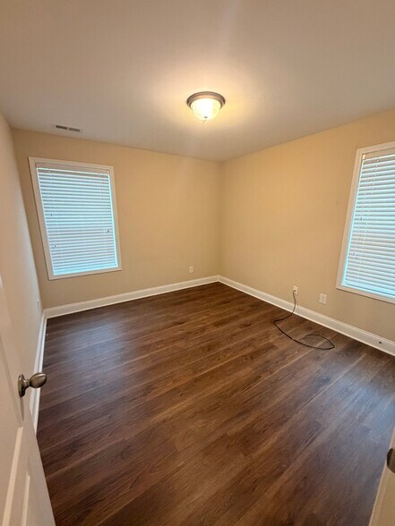 Building Photo - 54 Green Willow Dr