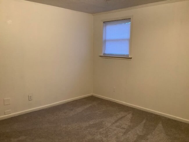 Building Photo - 3 Rainbow Forest Dr