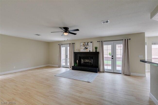 Building Photo - 821 Long Branch Dr