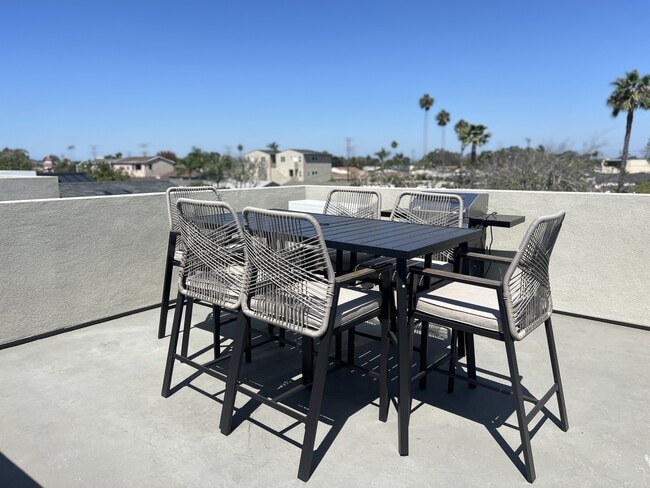 Building Photo - 3315 Clairemont Mesa Blvd