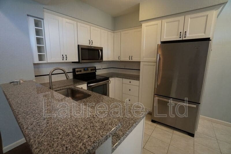 Building Photo - 6510 Silver Mesa Dr